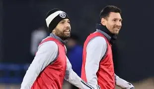 爱游戏体育-巴塞罗那训练开放日，集结日主帅复盘引欢呼，社区盾在即，球探报告显示潜力的简单介绍