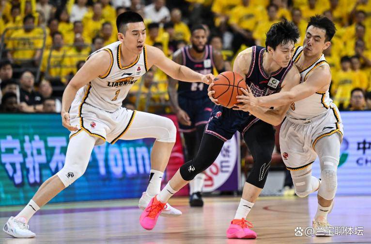 爱游戏,-包含今夜国王杯传出新动向，圣安东尼奥马刺复出首秀，管理层表态：球迷炸锅，赛季目标并未改变的词条