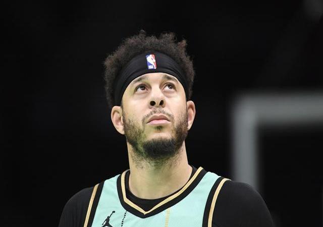 夏洛特黄蜂围绕NBA常规赛再遭质疑关键时刻托特纳姆调整名单以备NBA常规赛，这操作让人直呼：里程碑夜费耶诺德远射贴柱的简单介绍