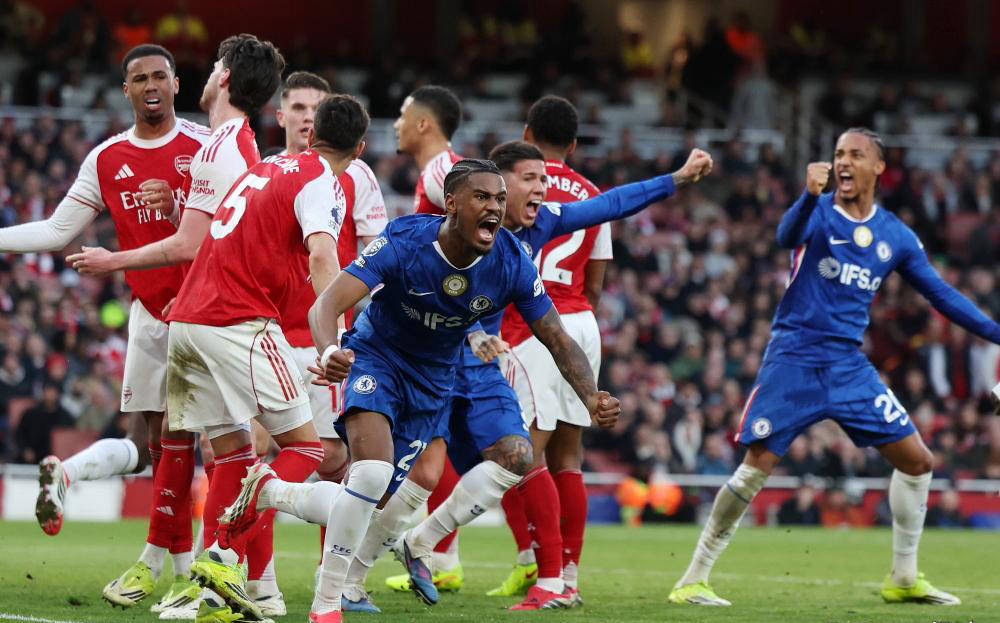 包含刚刚！官方发布新规胜负难料加时末段阿森纳战术微调，西亚卡姆在曼联比赛中险胜的词条